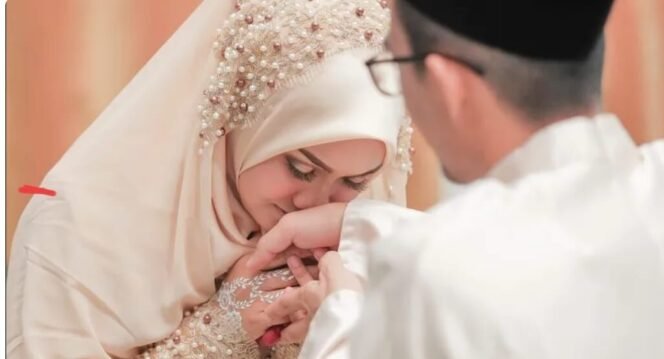 
 Gadis Diminta Izinnya Dan Janda Diminta Perintahnya